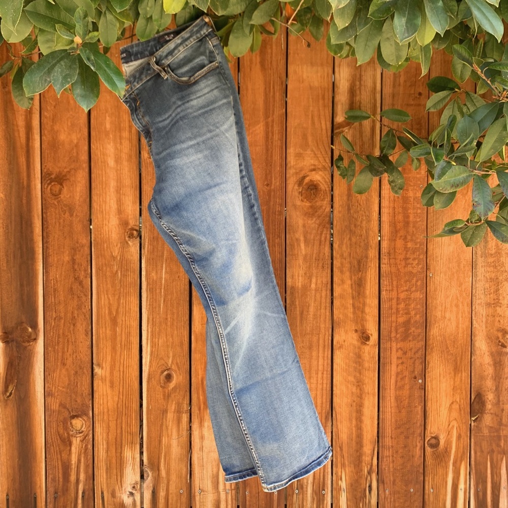 Vigoss Mid-Rise Medium Wash Jeans
